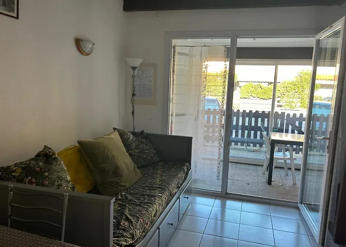 Дом отдыха Ideal For Your Seaside Vacation Фронтиньян